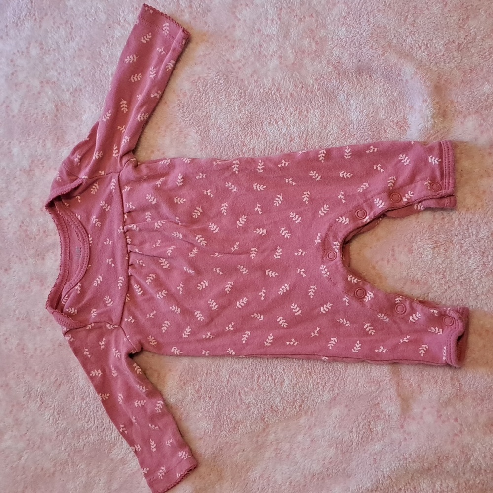 Carter's baby girl outfit